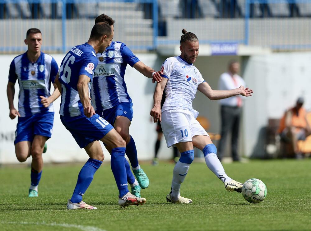 <p>Ekipa Miljana Radovića izgubila u Tivtu od Arsenala - 1:0</p>