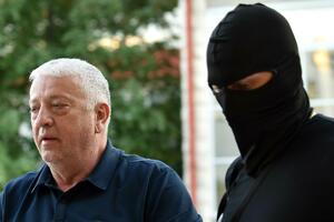 Odbijen predlog da se ukine pritvor Zoranu Lazoviću