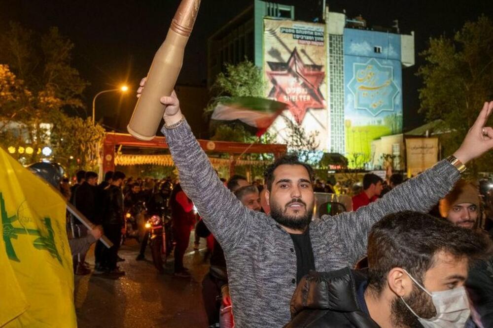 Mnoge prostalice Islamske republike na ulicama su slavile napad na Izrael, Foto: Morteza Nikoubazl/NurPhoto via Getty Images