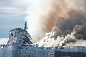 A fire in one of the most famous buildings in Copenhagen, collapsed...
