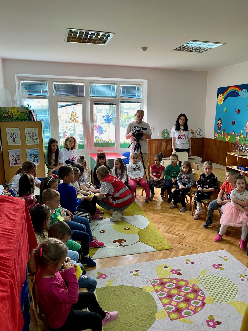 <p>"Edukativne aktivnosti poput ove su značajne za formiranje vrijednosti kod djece već od najmlađeg uzrasta", rekla je Jelena Baltić iz Fondacije Volonteri Crne Gore</p>