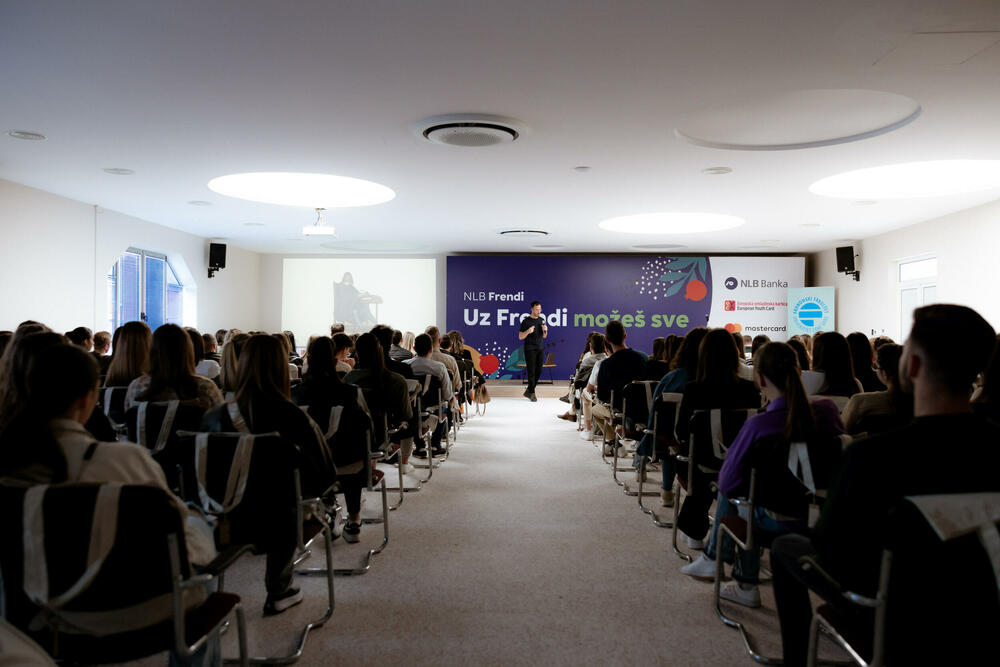 <p>Za mlade širom Crne Gore, NLB Banka i Evropska omladinska kartica u saradnji sa kompanijom Mastercard pripremili su brojne povoljnosti i mogućnosti, a u povodu prvog rođendana od lansiranja Frendi debitne platne kartice od reciklirane plastike, koja je namijenjena mladima od 13 do 29 godina.</p>  <p> </p>