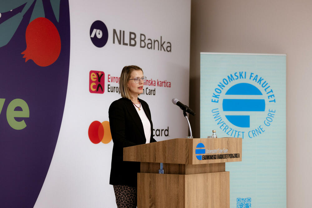 <p>Za mlade širom Crne Gore, NLB Banka i Evropska omladinska kartica u saradnji sa kompanijom Mastercard pripremili su brojne povoljnosti i mogućnosti, a u povodu prvog rođendana od lansiranja Frendi debitne platne kartice od reciklirane plastike, koja je namijenjena mladima od 13 do 29 godina.</p>  <p> </p>