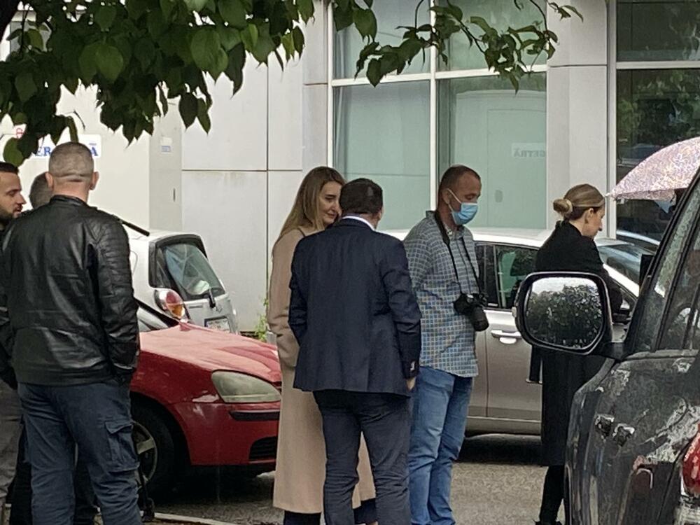 <p>Službenici SPO su prethodno iznijeli dokumentaciju iz ASK</p>