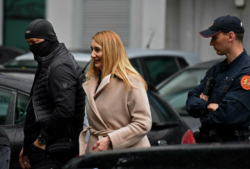 <p>Službenici SPO su prethodno iznijeli dokumentaciju iz ASK</p>