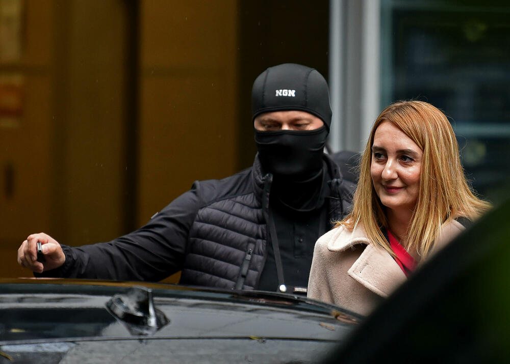 <p>Službenici SPO su prethodno iznijeli dokumentaciju iz ASK</p>