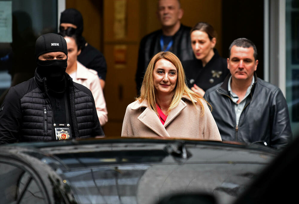 <p>Službenici SPO su prethodno iznijeli dokumentaciju iz ASK</p>