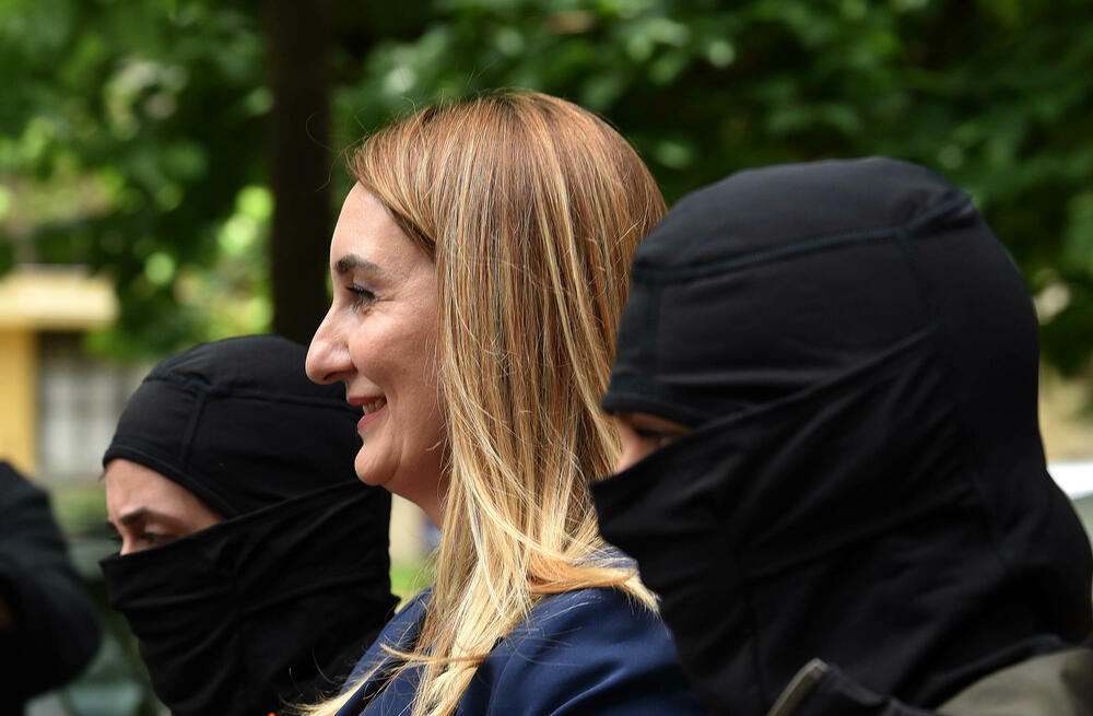 <p>Službenici SPO su prethodno iznijeli dokumentaciju iz ASK</p>