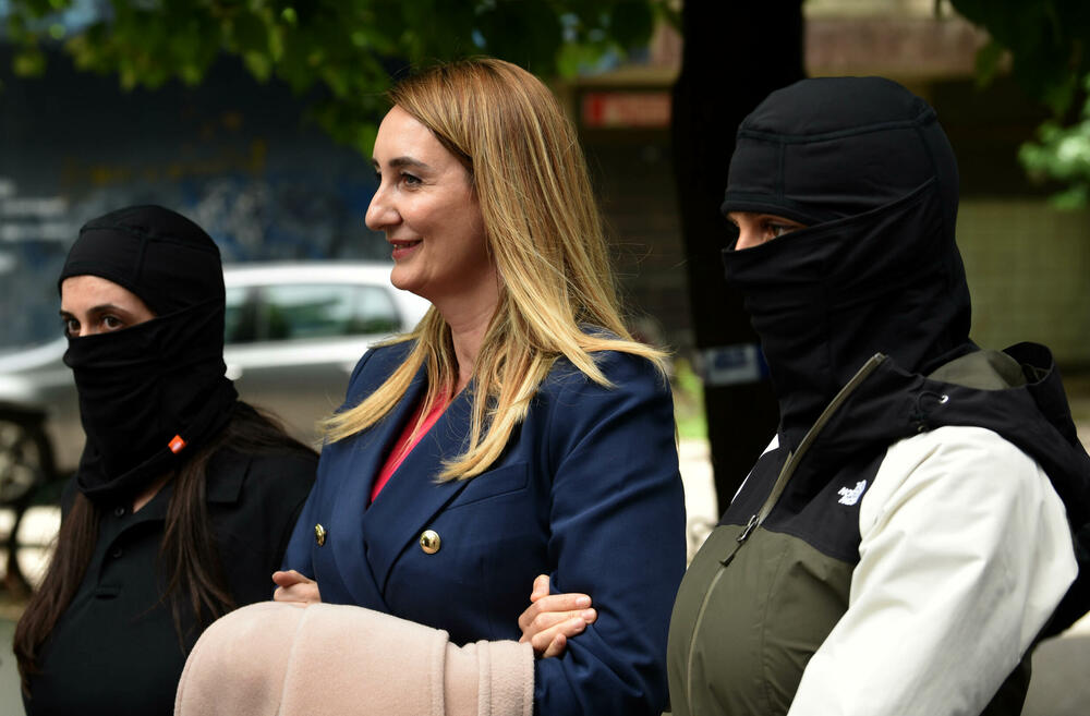 <p>Službenici SPO su prethodno iznijeli dokumentaciju iz ASK</p>