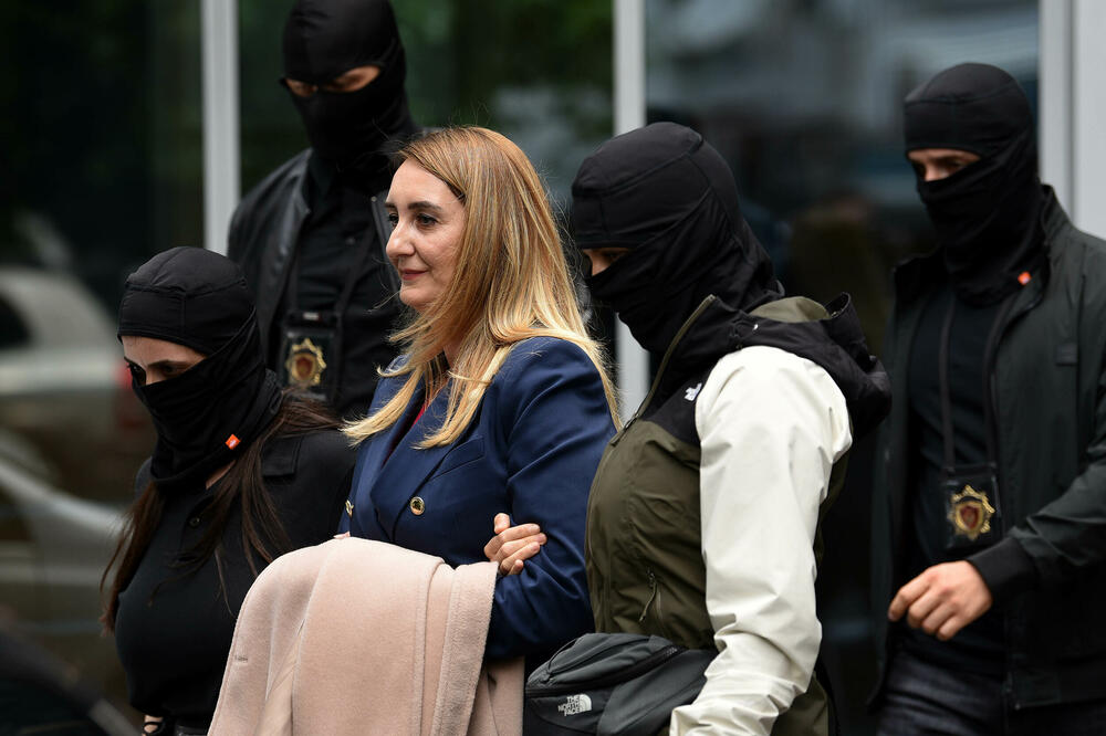 Odvođenje Perović, Foto: Boris Pejović