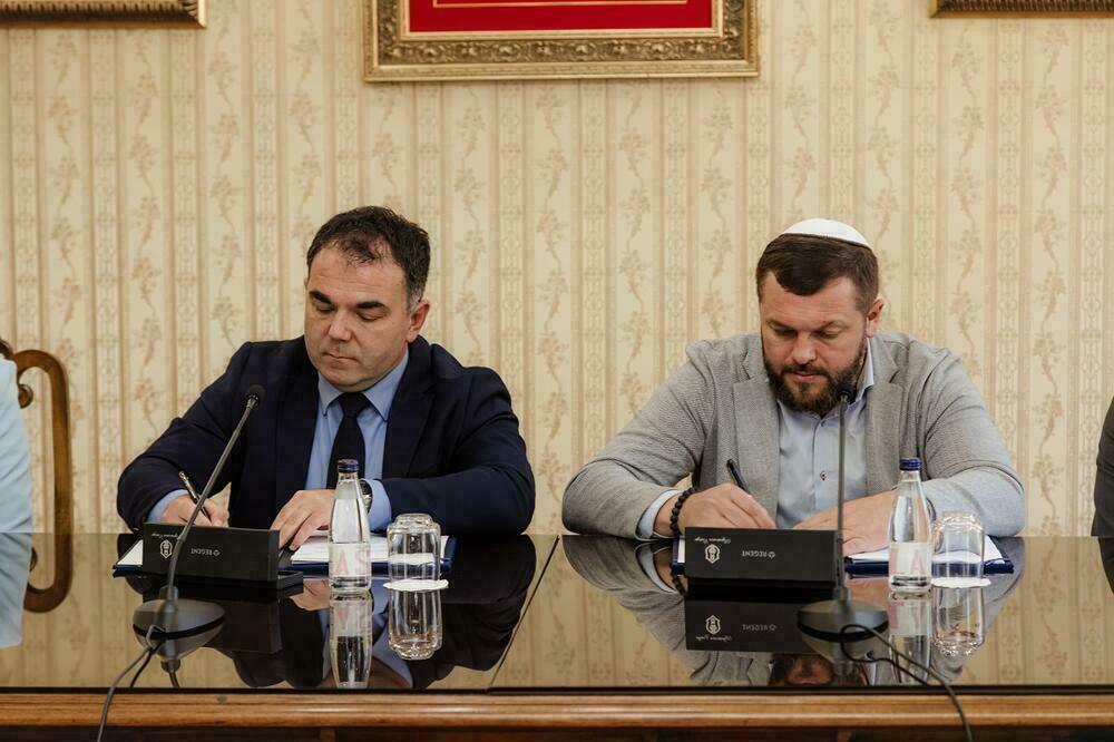 Sa potpisivanja ugovora o zakupu, Foto: Prijestonica Cetinje