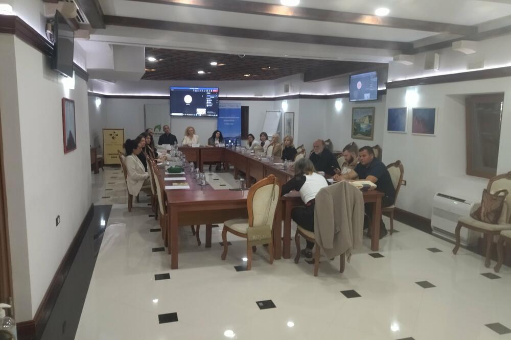 Sa okruglog stola, Foto: Samir Adrović