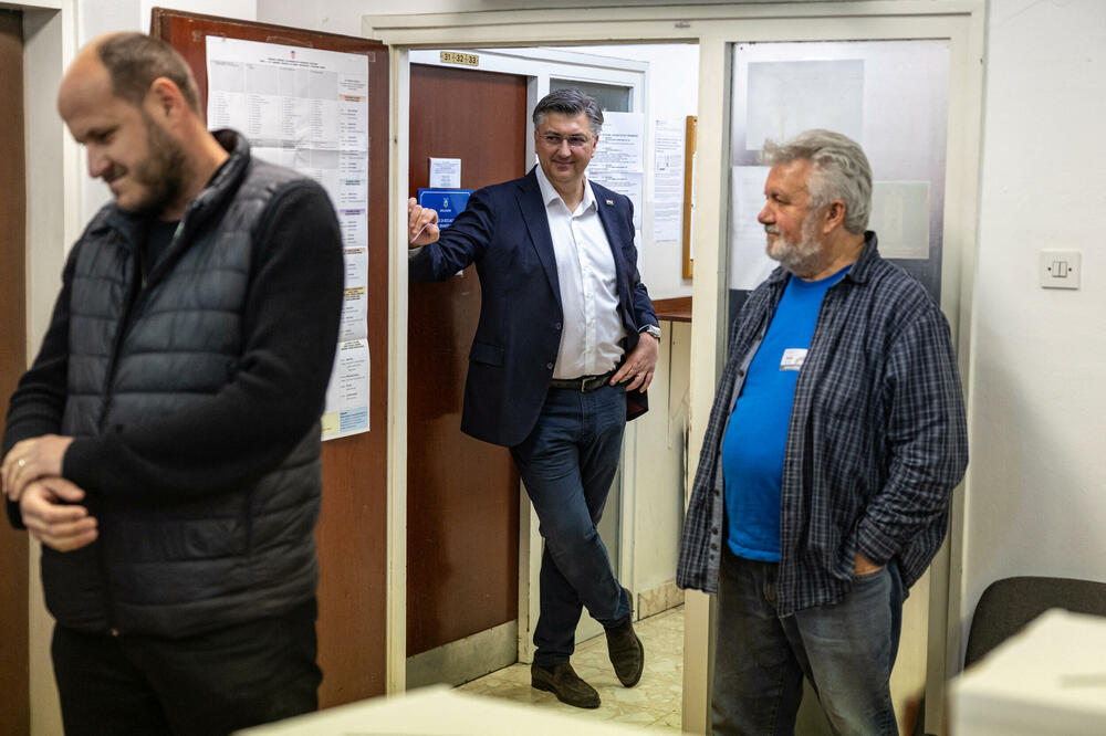 Plenković juče na biračkom mjestu u Zagrebu, Foto: Rojters