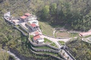Are Lazović and Katnić hiding part of their property under other people's names: Villas,...