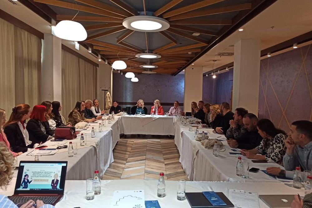 Sa prvog modula treninga u sklopu programa „Razvoj prekogranične turističke destinacije“, Foto: Opština Nikšić