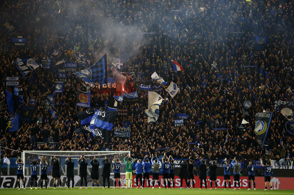 Slavlje fudbalera Atalante sa navijačima, Foto: Reuters
