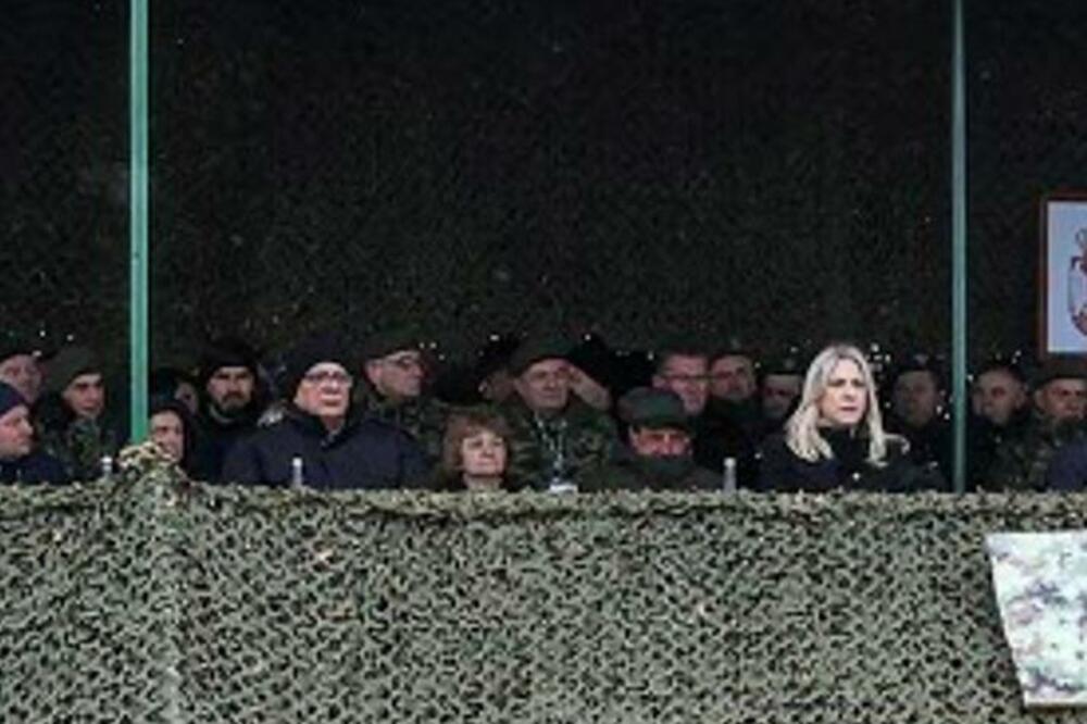 Sa vježbe, Foto: BETAPHOTO/MINISTARSTVO ODBRANE SRBIJE/Marijana Jankovic