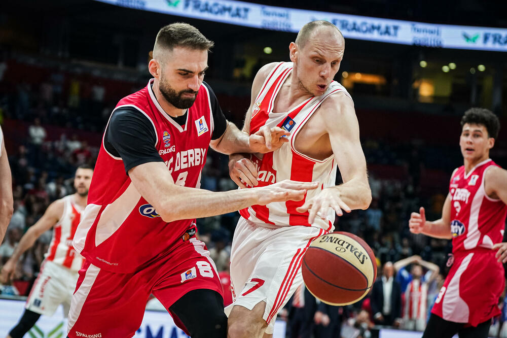 Davidovac u duelu sa Hadžibegovićem na prethodnom meču, Foto: ABA liga/Dragana Stjepanović