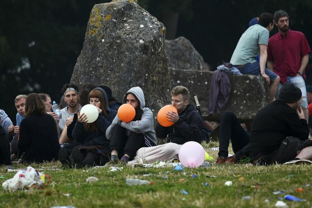 Nitrous oxide gas is increasingly popular among young people, Photo: Reuters