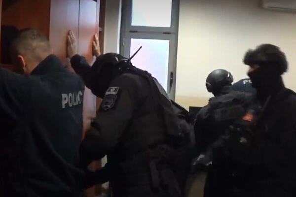 Watch the video of the border policemen's arrest at GP Božaj