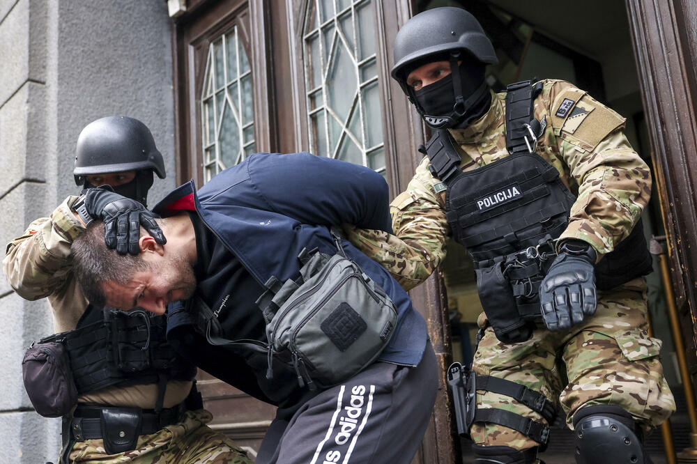 Arrest in Sarajevo as part of the "Black Tie" operation, Photo: Reuters