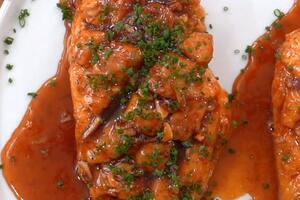 Perfect chicken in sauce: How it is cut and seasoned is important