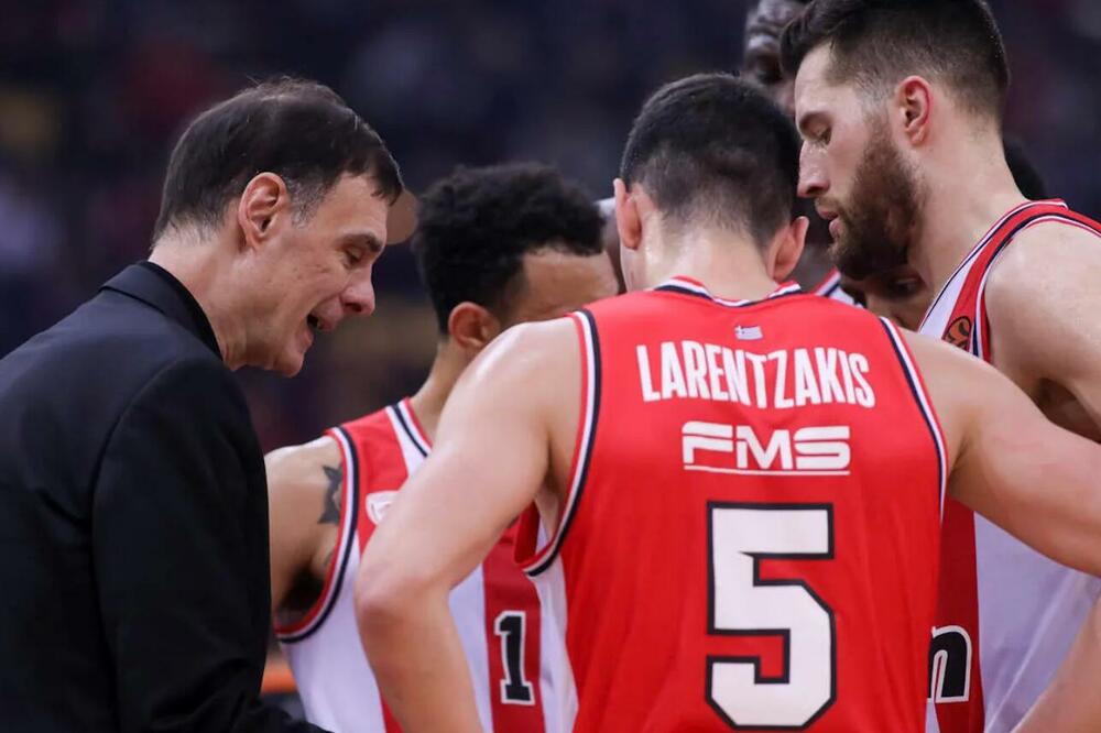 Barcokas sa igračima Olimpijakosa, Foto: Euroleague.net