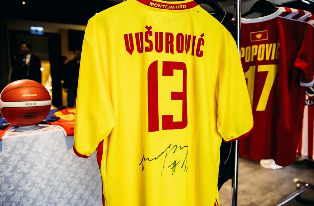 <p>Crnogorski olimpijski komitet (COK) i Rotari klub Kotor pokrenuli su akciju sa ciljem nabavke savremene medicinske opreme za rehabilitaciju od sportskih povreda</p>