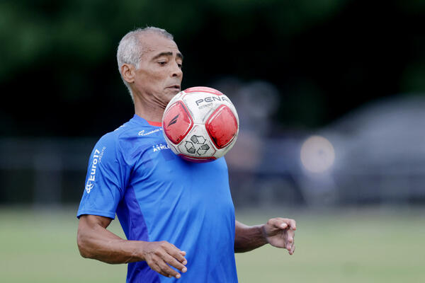 Romario se sa 58 godina vratio fudbalu, želi da odigra nekoliko...