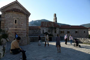 Restaurateurs in Budva are threatening to block the approach to the Old Town
