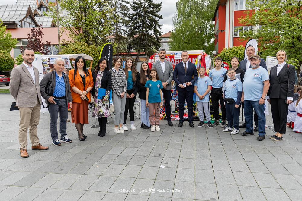 <p>Na Sajmu su sportske organizacije sa teritorije Pljevalja i Žabljaka predstavile svoj rad, a ukazali su i na značaj bavljenja sportom.</p>