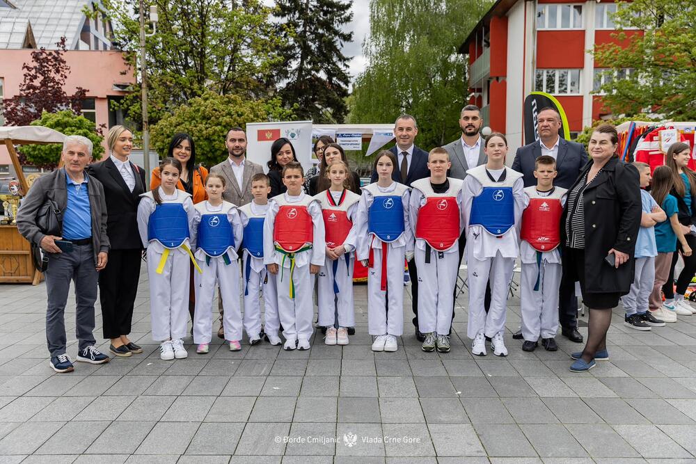 <p>Na Sajmu su sportske organizacije sa teritorije Pljevalja i Žabljaka predstavile svoj rad, a ukazali su i na značaj bavljenja sportom.</p>