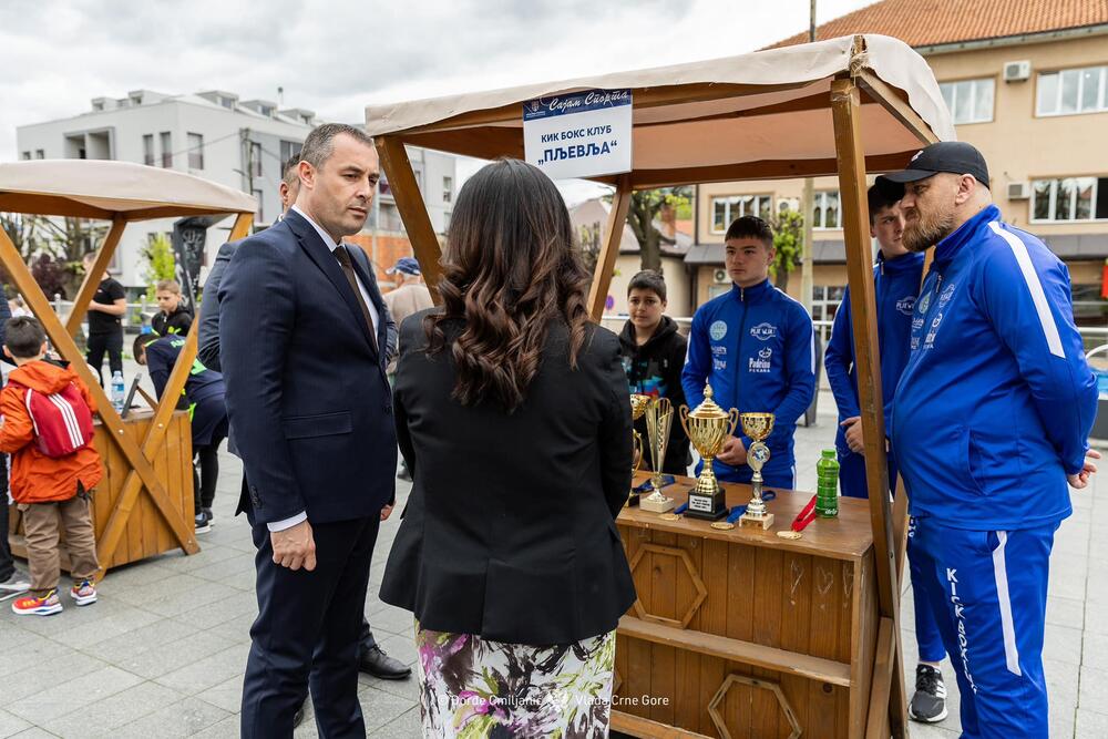 <p>Na Sajmu su sportske organizacije sa teritorije Pljevalja i Žabljaka predstavile svoj rad, a ukazali su i na značaj bavljenja sportom.</p>