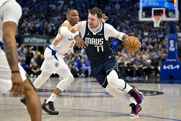 Reversal of Dallas, Dončić lacked an assist for a triple-double