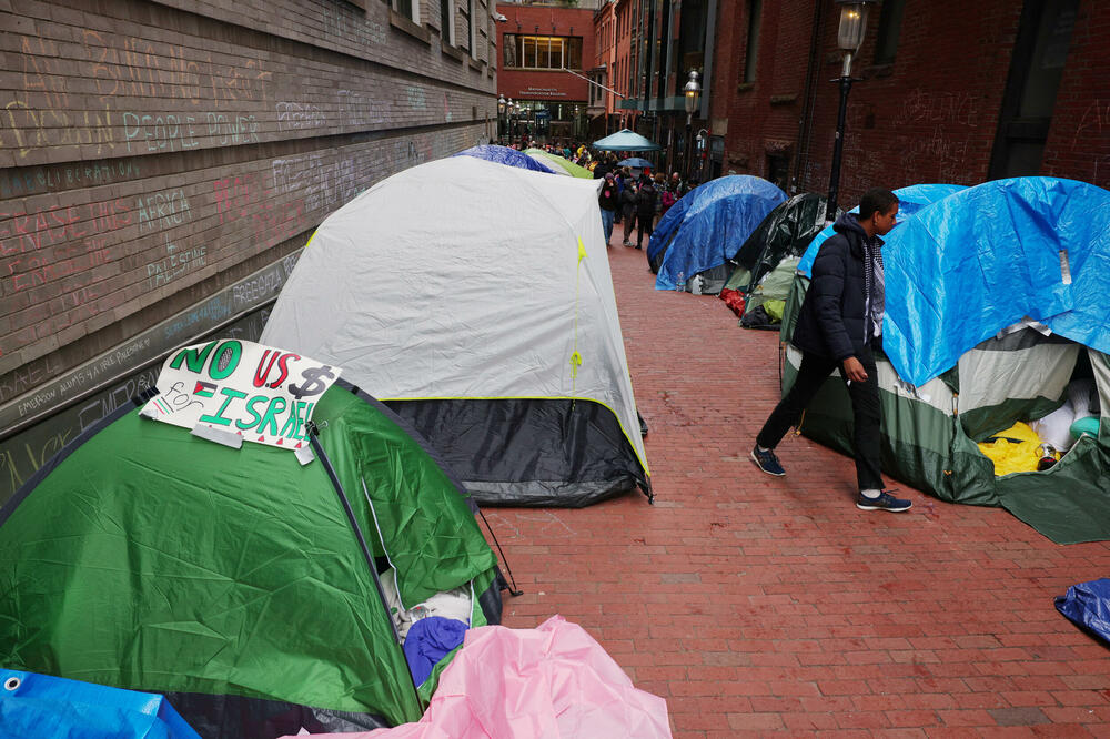 Tents at Emerson College in Boston, Photo: Reuters