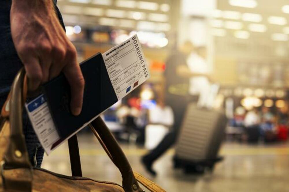 Sve više ljudi odlazi (ilustracija), Foto: Canva