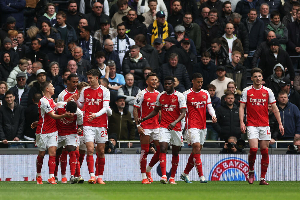 Arsenal players, Photo: Reuters