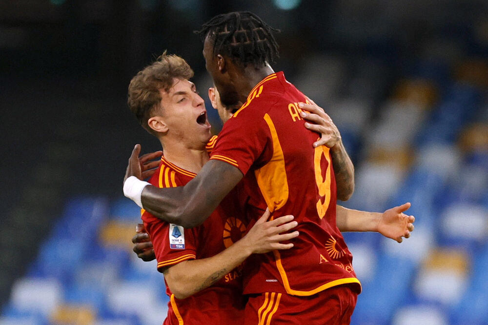 Roma players celebrate a goal, Photo: Reuters