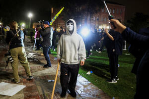 USA: Violent protests at elite universities