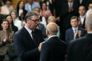 Vučić: Rezolucija o Srebrenici vjerovatno na dnevnom redu u...