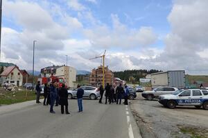 The Žabljak - Šavnik road was blocked for an hour: Locals are asking to...