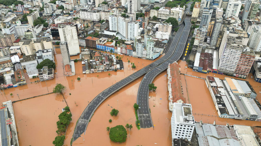 <p>Poplave već nekoliko dana žestoko pogađaju djelove Brazila</p>