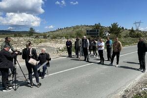 Residents of Ranche blocked the border crossing between Montenegro and...