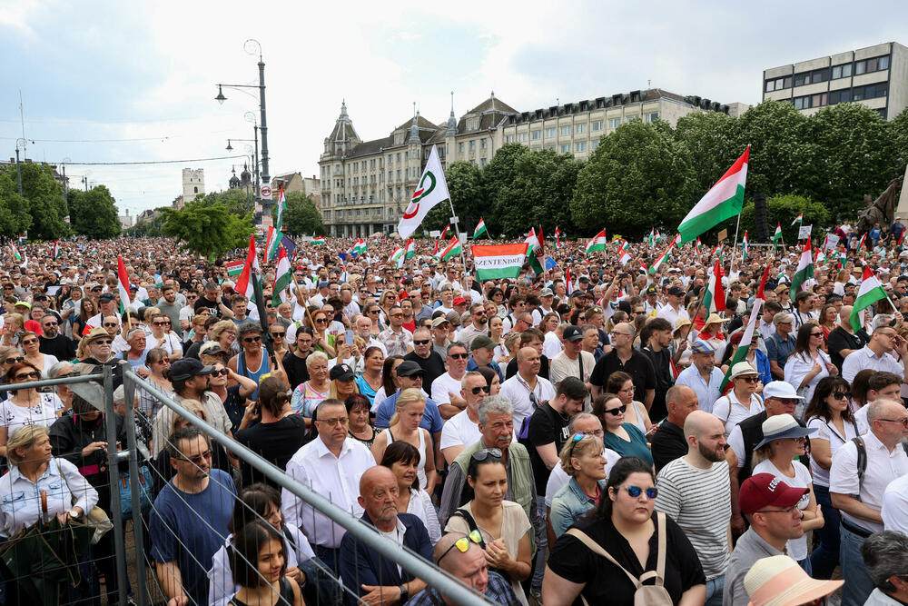 <p>Peter Mađar je formirao pokret Tisa (Poštovanje i sloboda) za koji tvrdi da nije "ni ljevičarski ni desničarski". Po anketama, taj pokret bi mogao da dobije 25 odsto glasova</p>