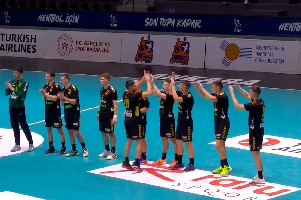 Kadeti Crne Gore pred meč sa Francuskom, Foto: Printscreen YouTube/THF TV