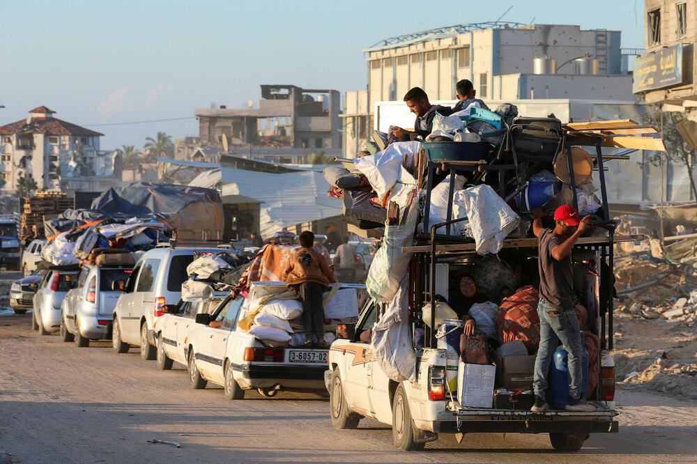 Izbjegli Palestinci napuštaju Rafu, Foto: Reuters