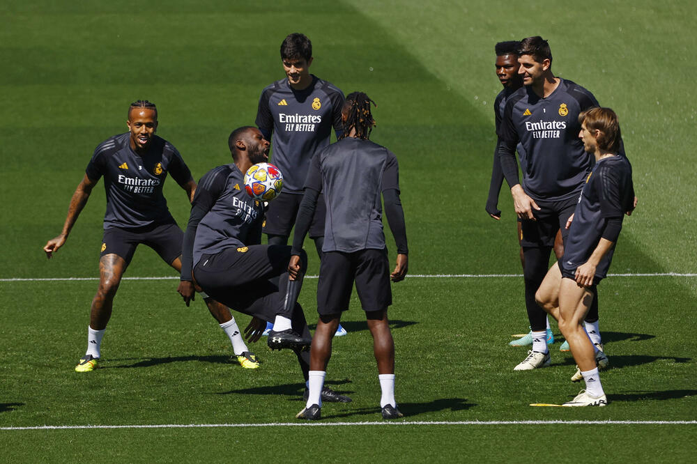 Fudbaleri Reala na jučerašnjem treningu, Foto: Reuters