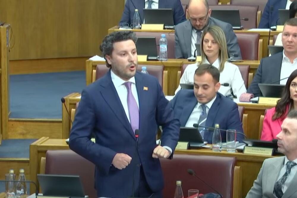 Abazović na Premijerskom satu, Foto: Screenshot/Skupština Crne Gore