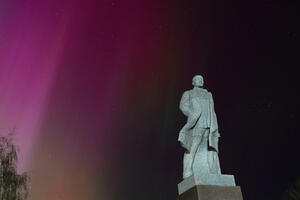 PHOTO Aurora borealis in the sky above Russia, Hungary, Spain,...