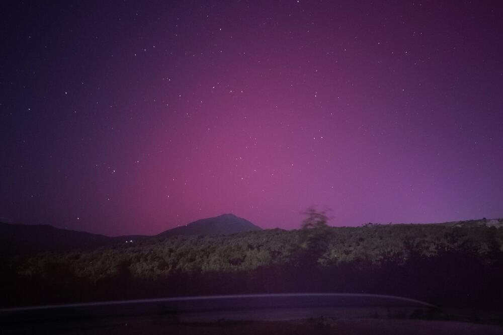 Aurora borealis na nebu iznad mjesta Zagarač kod Danilovgrada, Foto: Pavle Vujačić